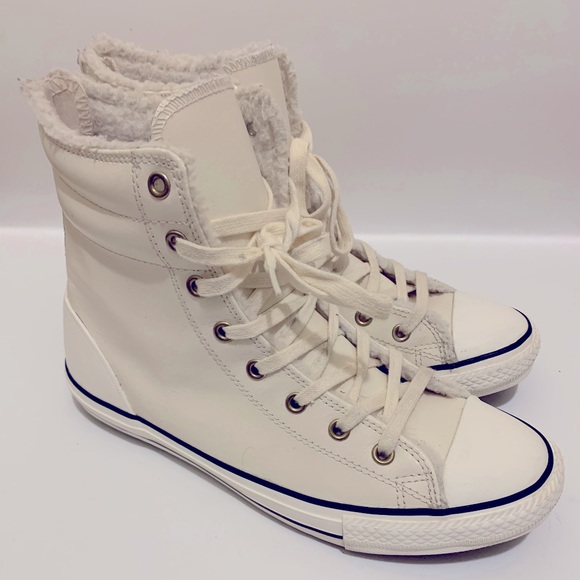 CHUCK TAYLOR ALL STAR CLASSIC BOOTS - Picture 6 of 7